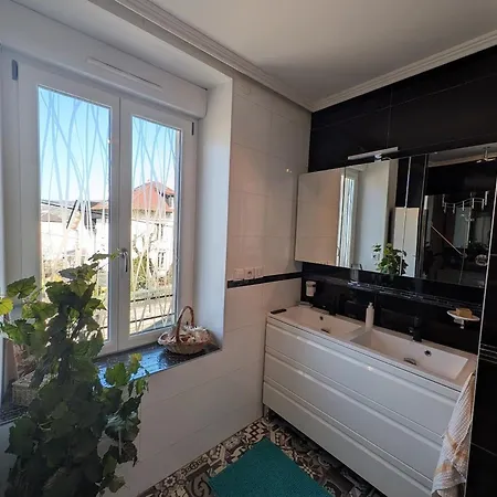 Paisible Proche Centre - 4 Pers. - Fr-1-589-849
